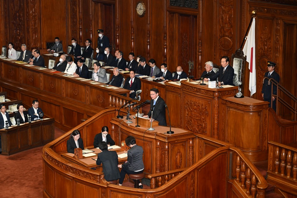 衆院本会議　長妻昭　第213回通常国会