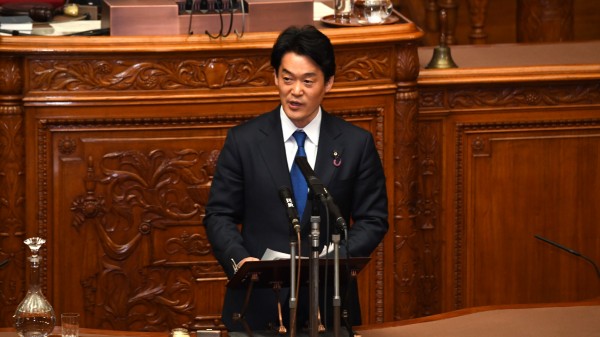 【参院本会議】小西議員、岸田総理訪米報告「日米共同声明と議会演説は日米の軍事面の協力内容が同一ではないのか」矛盾を指摘