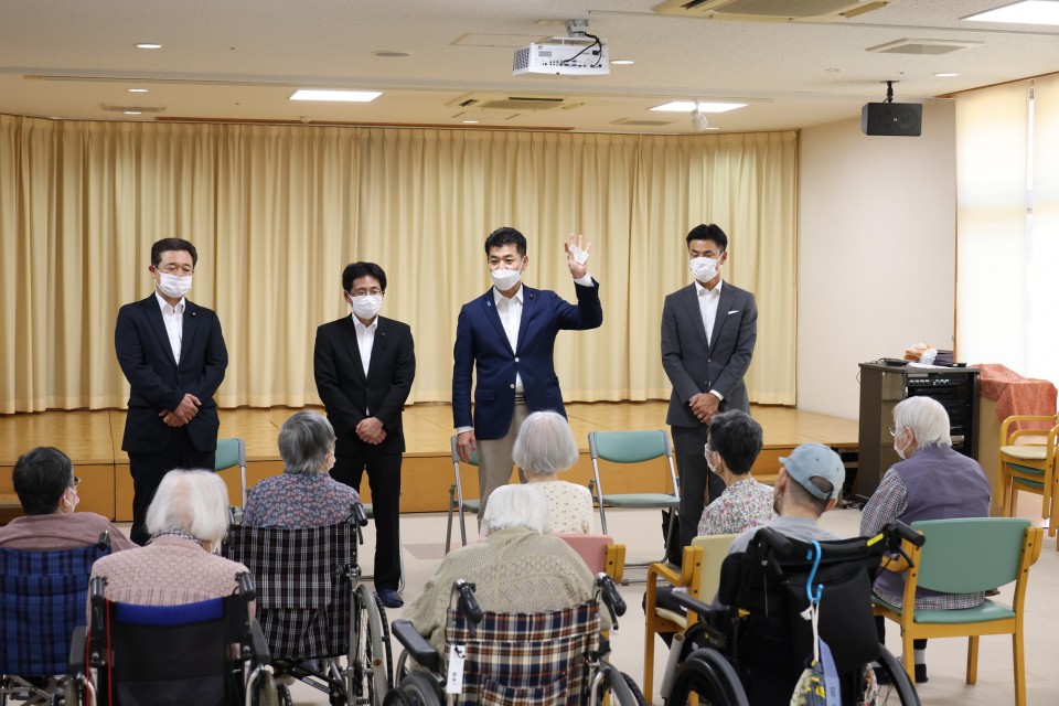 泉健太　森本真治　東克哉　特別養護老人ホーム「慈光園」（広島市安佐南区）の慰問