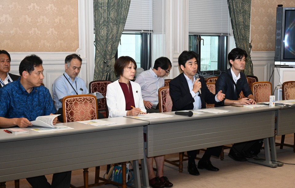 旧統一教会被害対策本部　国対ヒアリング　山井和則　古賀千景　柚木道義