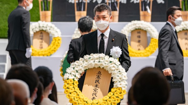 【長崎】核兵器廃絶への決意を新たに　泉代表が平和祈念式典に参列