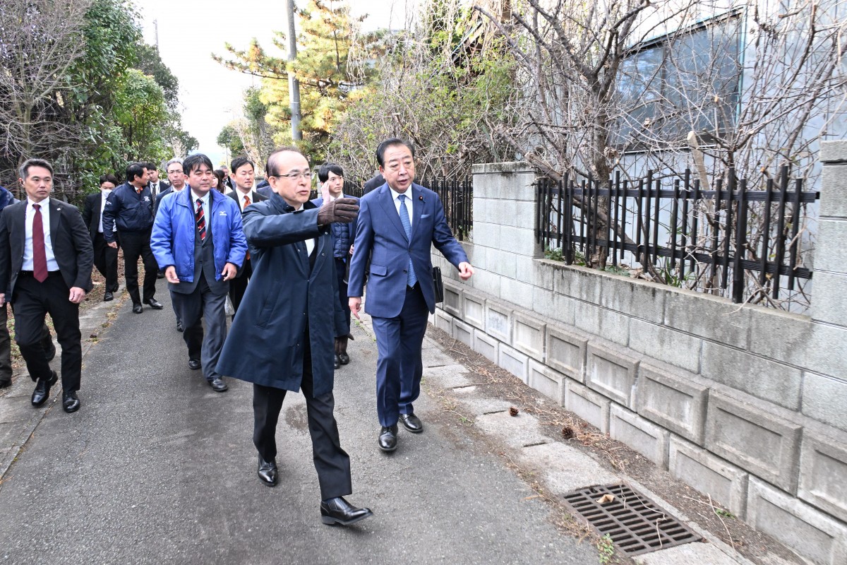 zer1lf3ECcqMvVcTGpdNQEBN_tn120